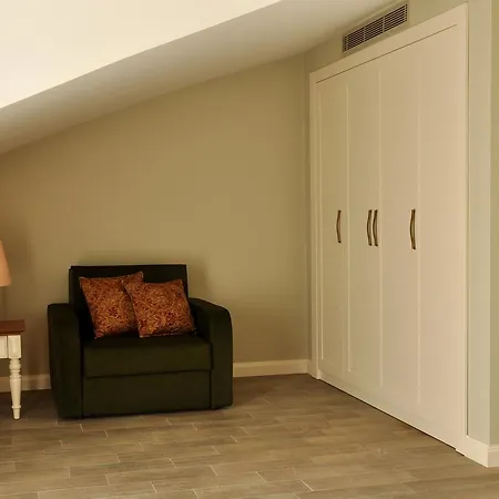 Sarban 2* فتحية